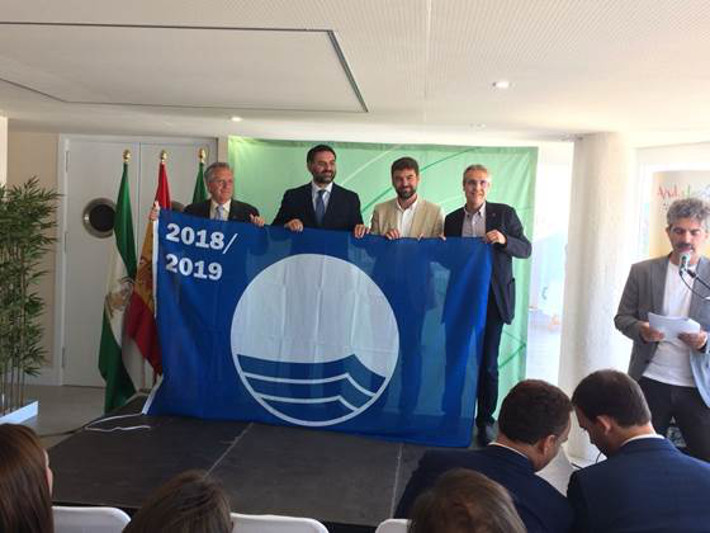 Marinas del Mediterr�neo recoge las banderas azules de sus tres puertos deportivos, entre ellos Marina del Este